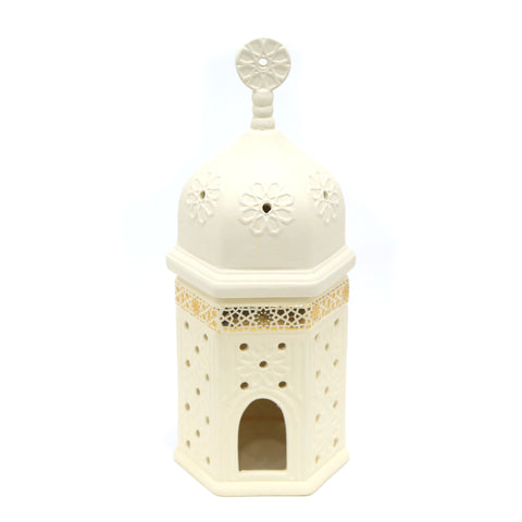 Porcelain candle holder shaped like a mosque with arabesque design – refined Islamic décor for spiritual ambiance.