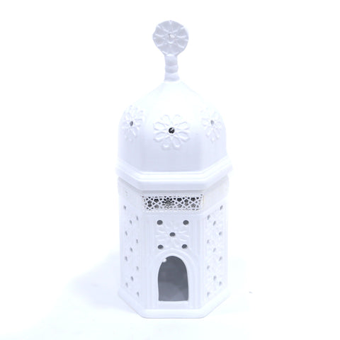 Porcelain candle holder shaped like a mosque with arabesque design – refined Islamic décor for spiritual ambiance.