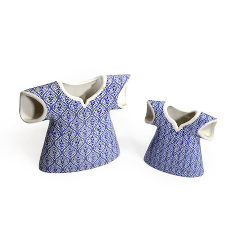 Porcelain kaftan figurine with hand-painted Azul pattern – Mediterranean Arabic décor in timeless elegance.