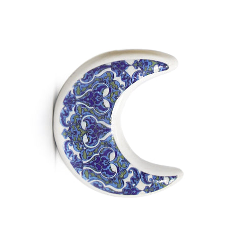 Mini porcelain accessory with moon motif – celestial Arabic décor inspired by Mediterranean patterns.