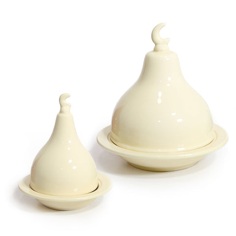 Minimalist ceramic serve dome canister with plain finish – versatile Arabic décor for elegant serving and storage.