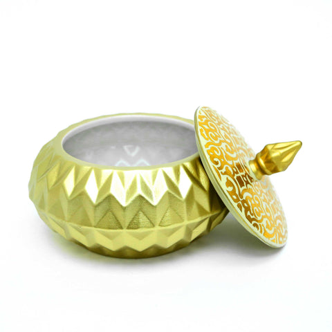 Porcelain bomboniere with oriental-style cover – elegant Arabic décor piece for gifting or special occasions.