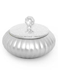 Porcelain bomboniere with hand-painted oriental patterned cover – refined Arabic décor for gifting and celebrations.