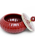 Porcelain bomboniere with hand-painted oriental patterned cover – refined Arabic décor for gifting and celebrations.