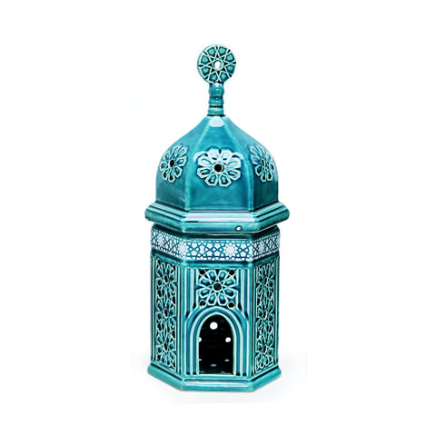 Porcelain candle holder shaped like a mosque with arabesque design – refined Islamic décor for spiritual ambiance.